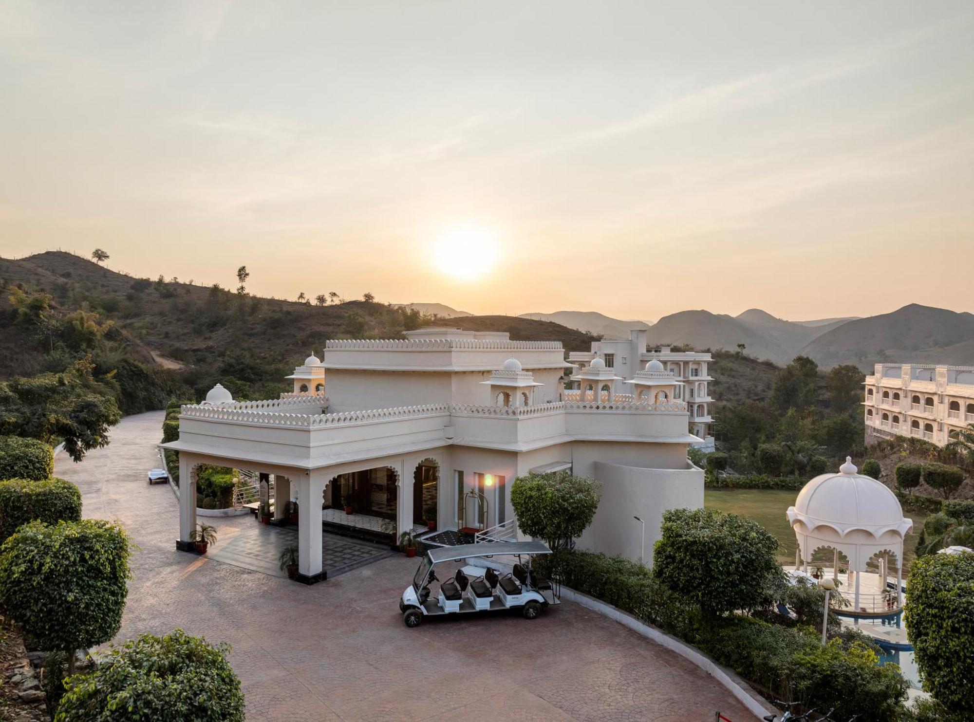 Sayaji Resorts & Spa Udaipur Exterior photo
